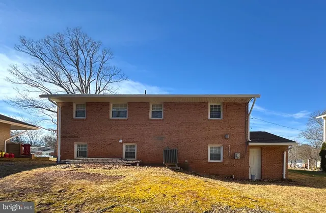 $3,195 | 10224 Chautauqua Avenue, Lanham, MD 20706