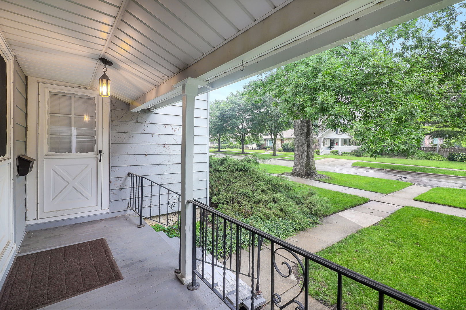 210 Spring Avenue Naperville, IL 60540 - Photo 2 of 19