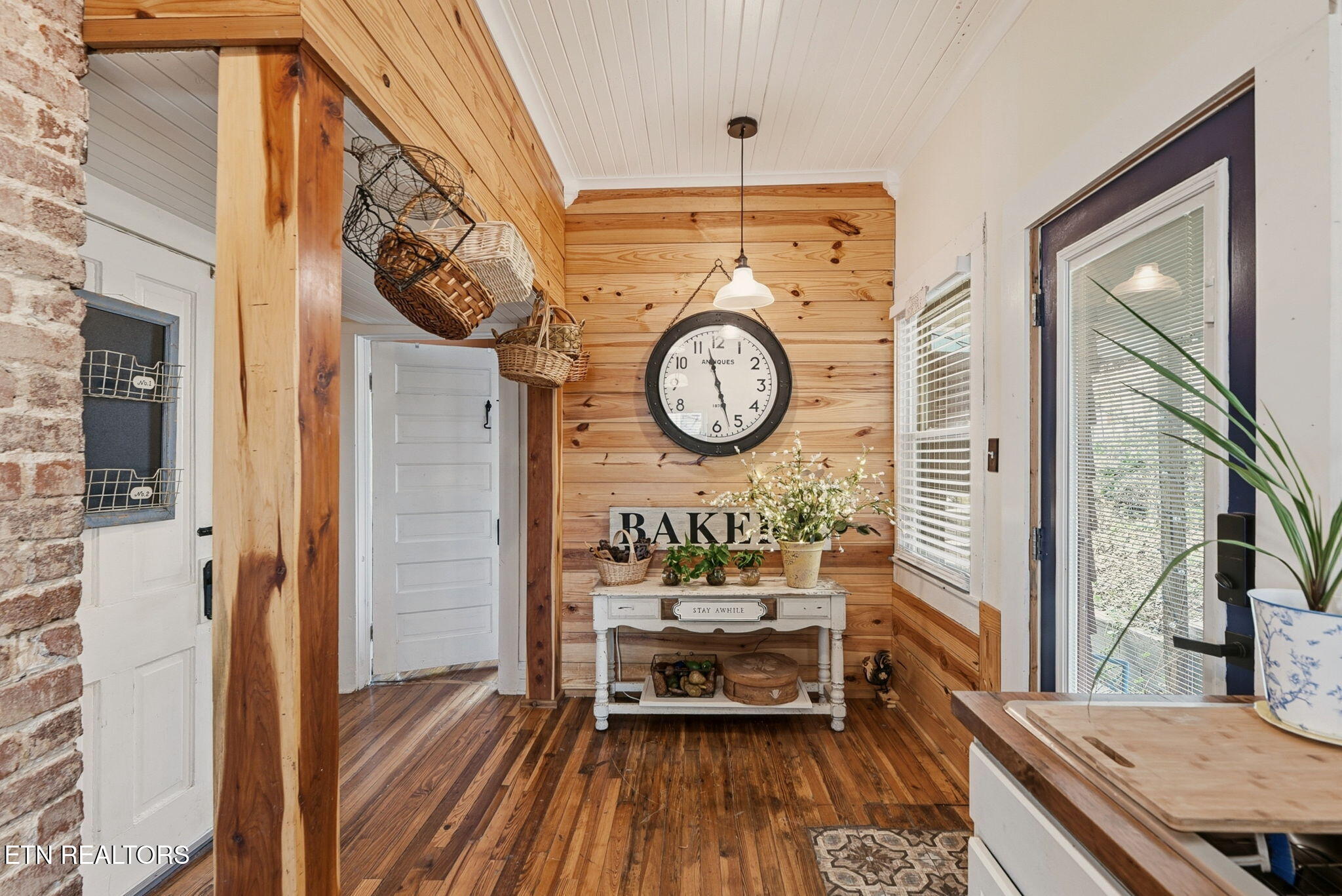 971 Maple Street Alcoa, TN 37701 - Photo 16 of 45 15 - Rear Entry Area