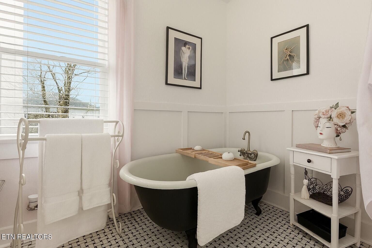 971 Maple Street Alcoa, TN 37701 - Photo 21 of 45 20 - Main Level Bath ALT