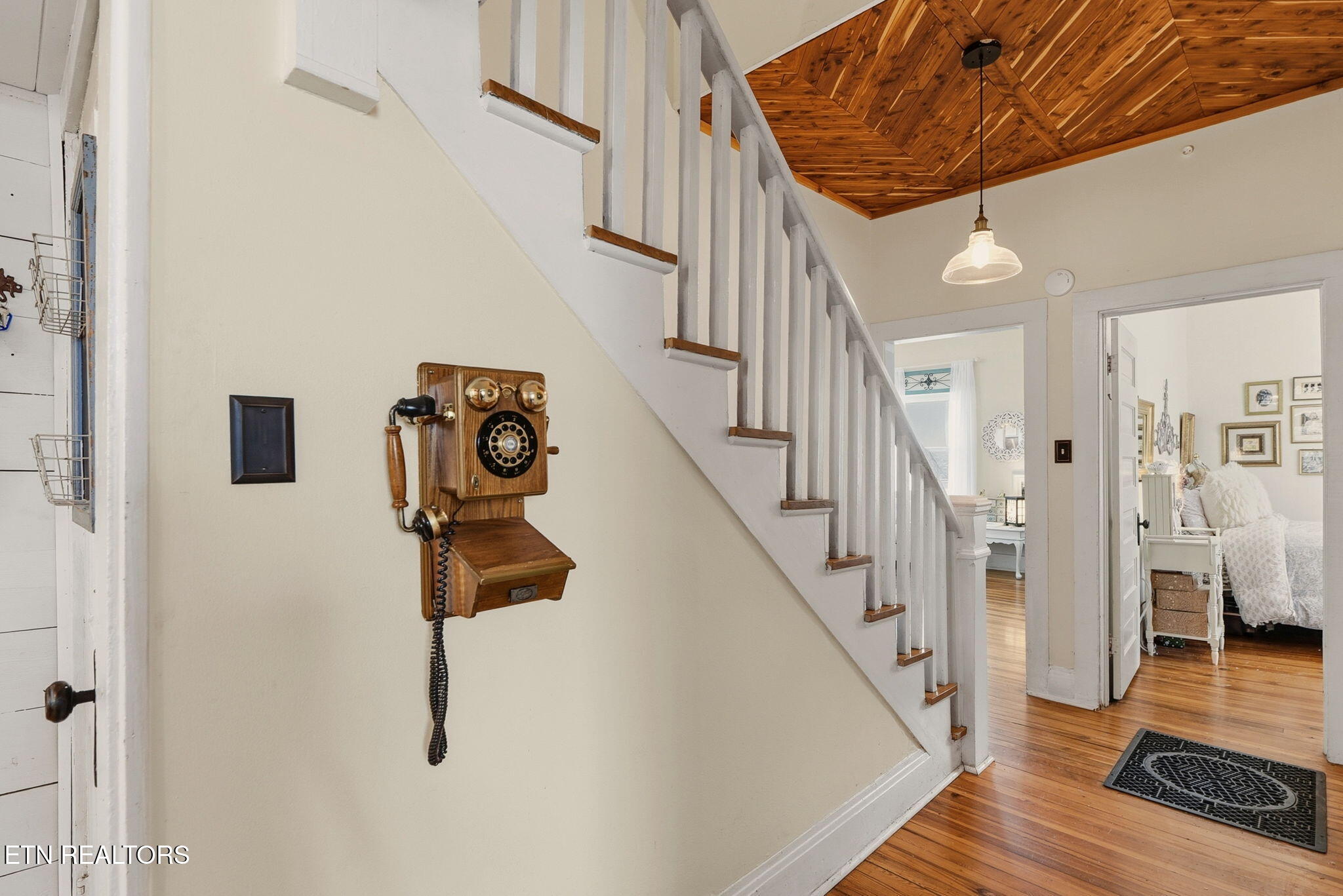 971 Maple Street Alcoa, TN 37701 - Photo 25 of 45 24 - Main Level hall