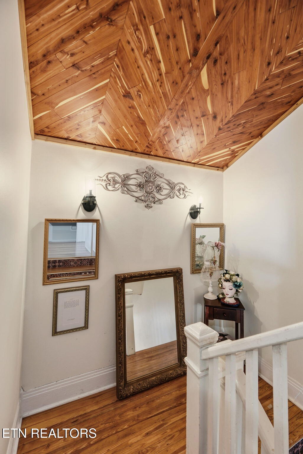 971 Maple Street Alcoa, TN 37701 - Photo 27 of 45 26 - Stairway