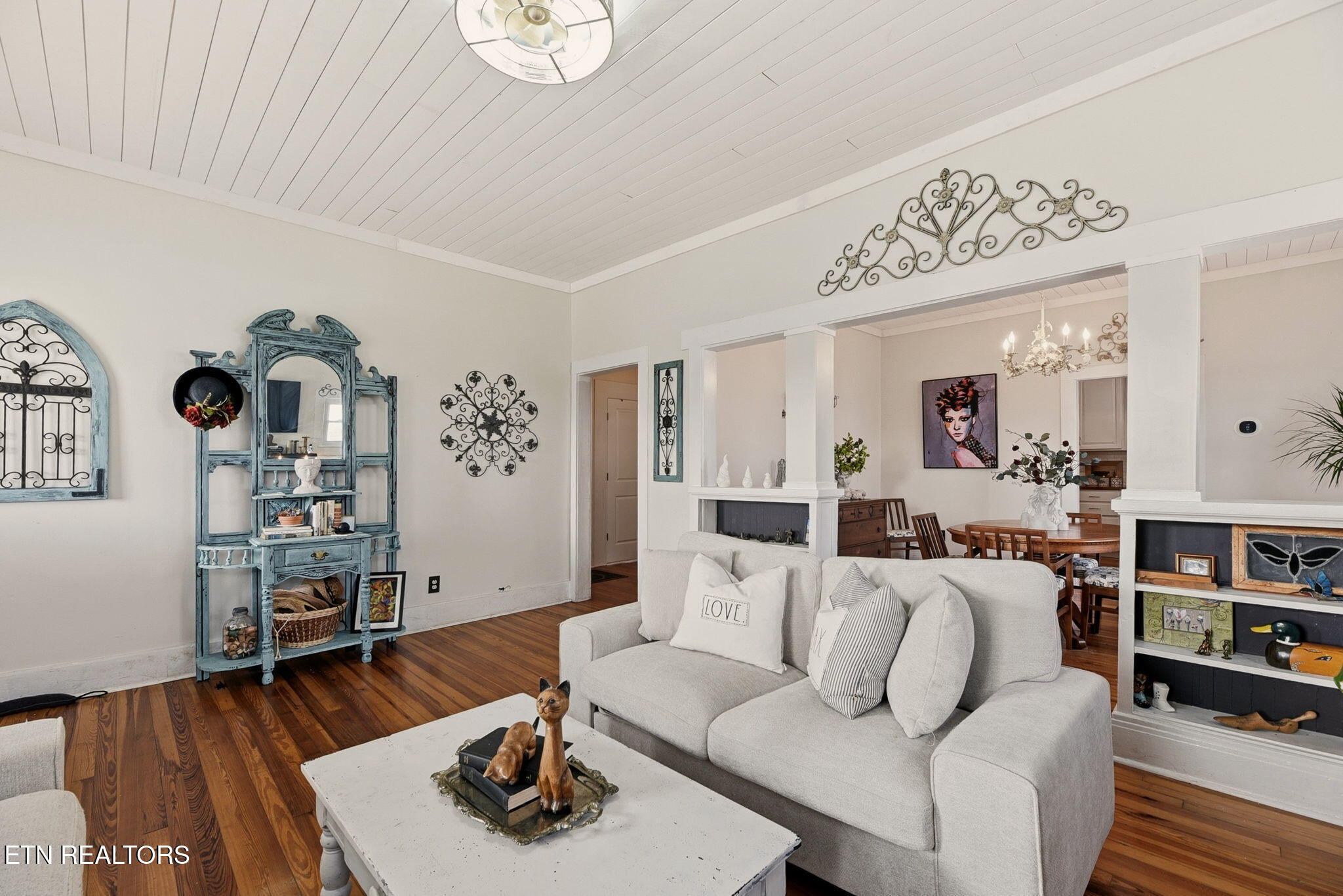 971 Maple Street Alcoa, TN 37701 - Photo 6 of 45 6 - Living Room