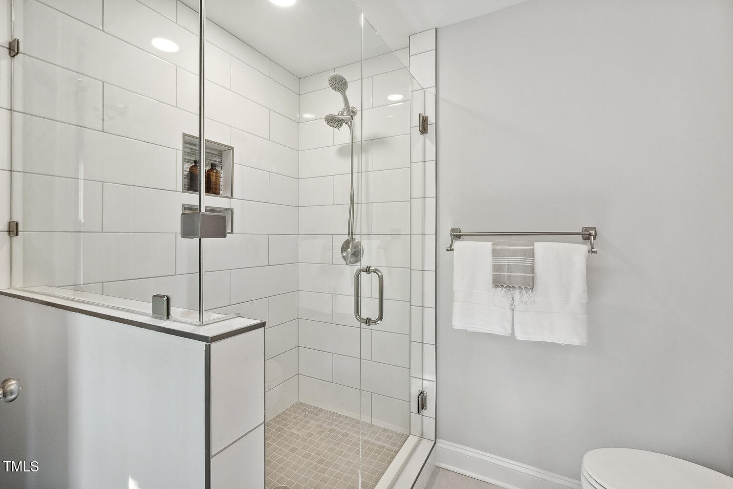 8008 Hollander Place Raleigh, NC 27606 - Photo 17 of 42 Primary ensuite