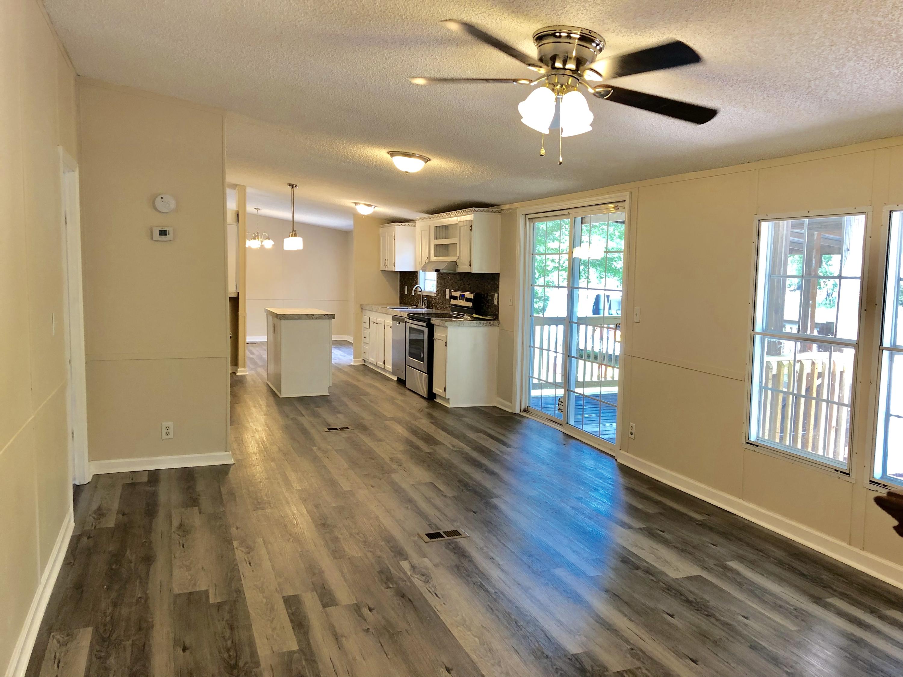 7725 Pleasant Grove Road Round O, SC 29474 - Photo 12 of 36 Den/Kitchen