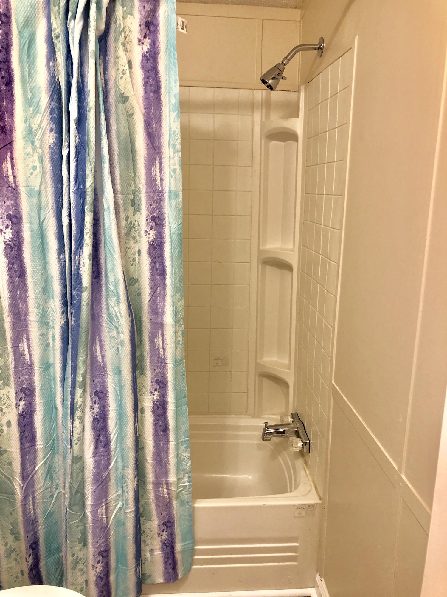 7725 Pleasant Grove Road Round O, SC 29474 - Photo 26 of 36 Secondary Bath tub/shower