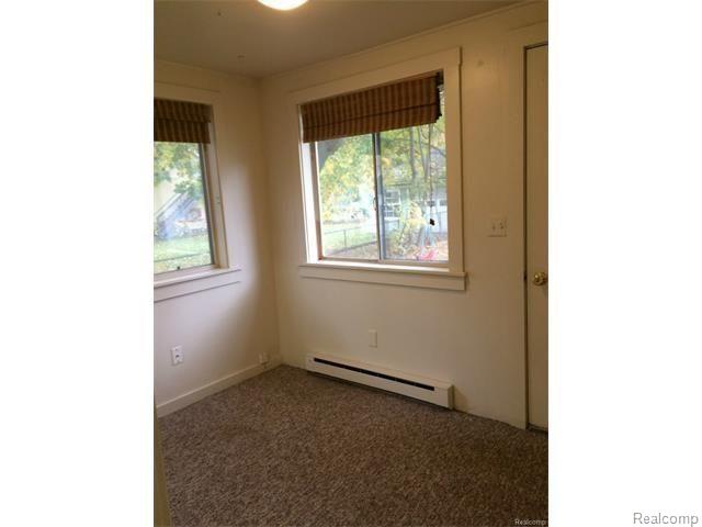 709 North Court Street Howell, MI 48843 - Photo 2 of 14