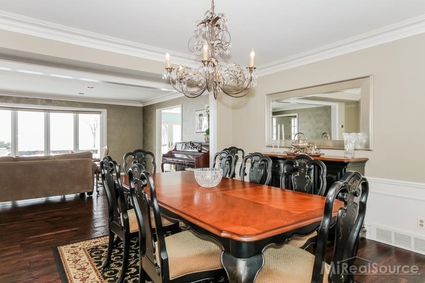 571 Lake Shore Road Grosse Pointe Shores, MI 48236 - Photo 32 of 43