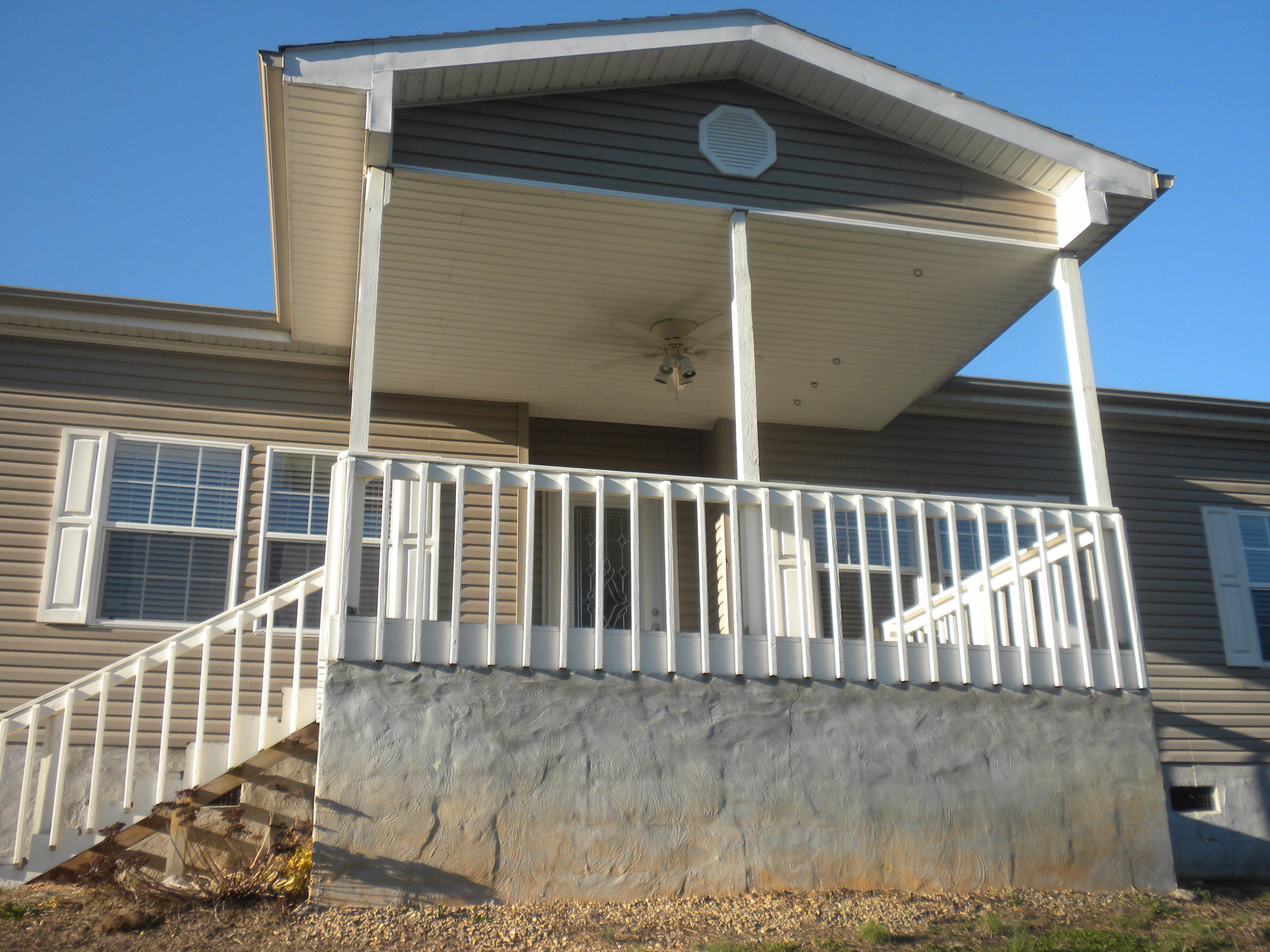 434 Miller Road Clinton, TN 37716 - Photo 22 of 40 Front Porch