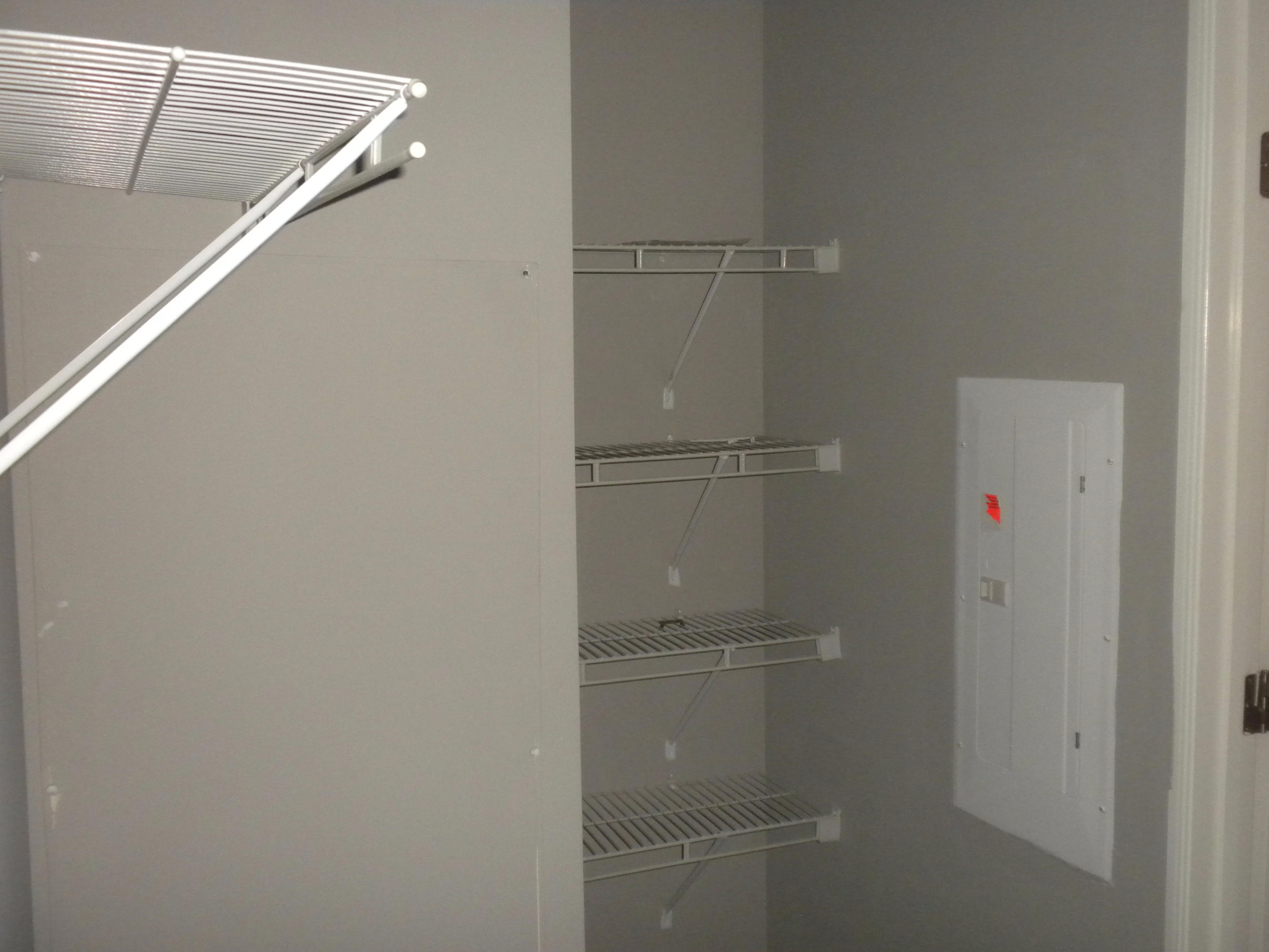 434 Miller Road Clinton, TN 37716 - Photo 30 of 40 Master Walk in Closet Right