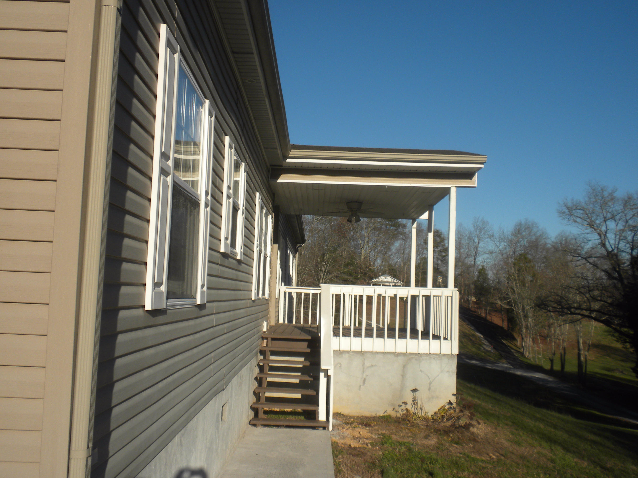 434 Miller Road Clinton, TN 37716 - Photo 6 of 40 Side View Front Porch