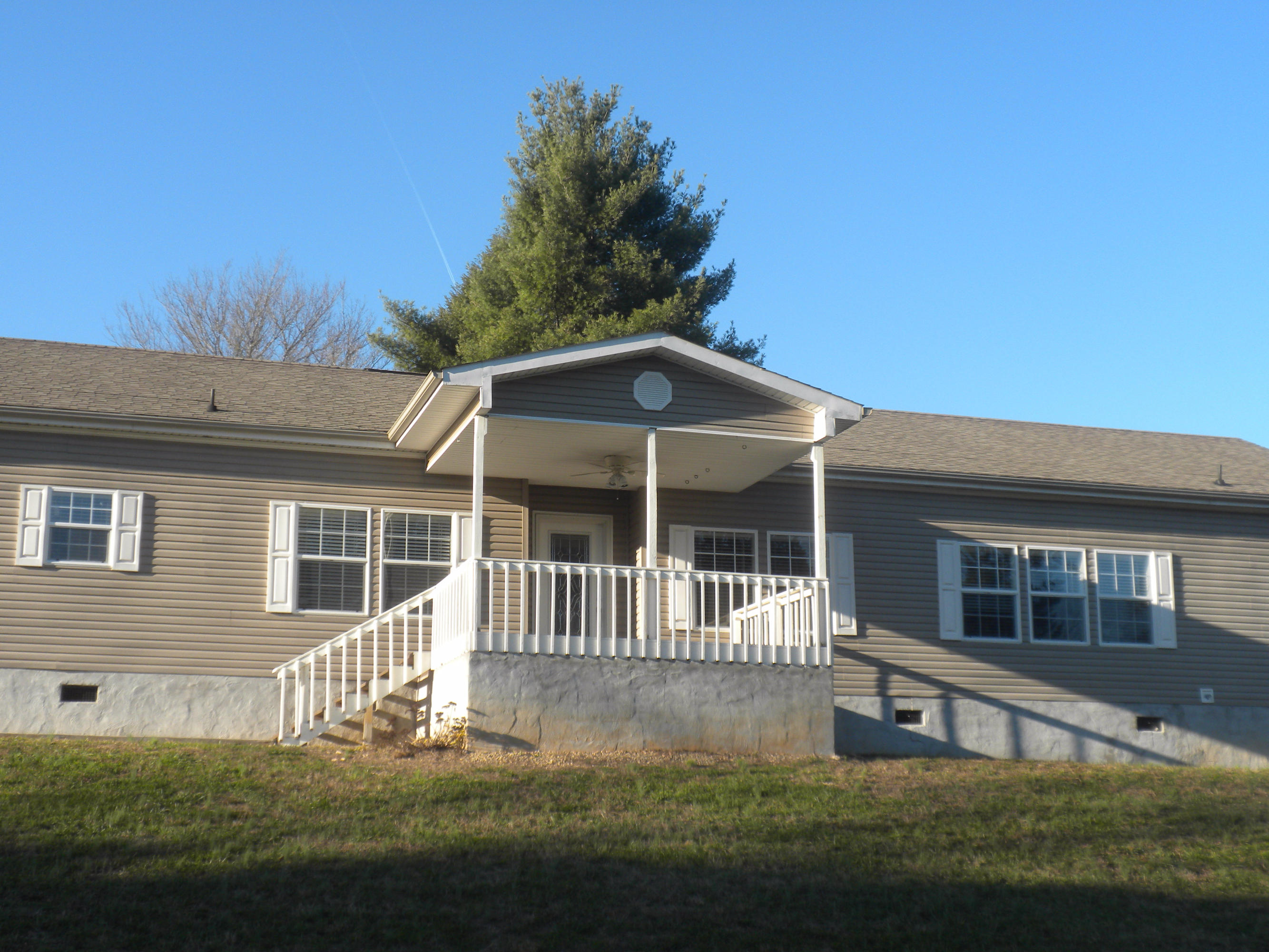 434 Miller Road Clinton, TN 37716 - Photo 8 of 40 Front of House