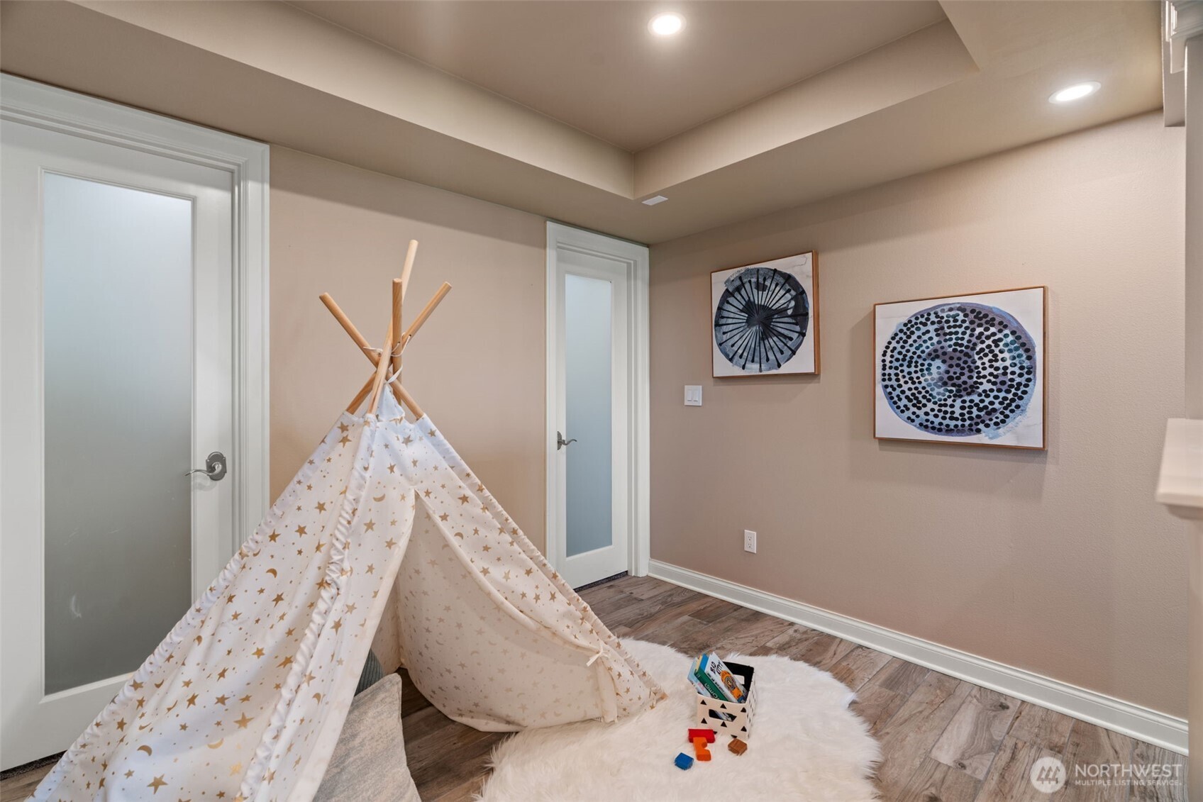 8723 Talbot Road Edmonds, WA 98026 - Photo 31 of 40