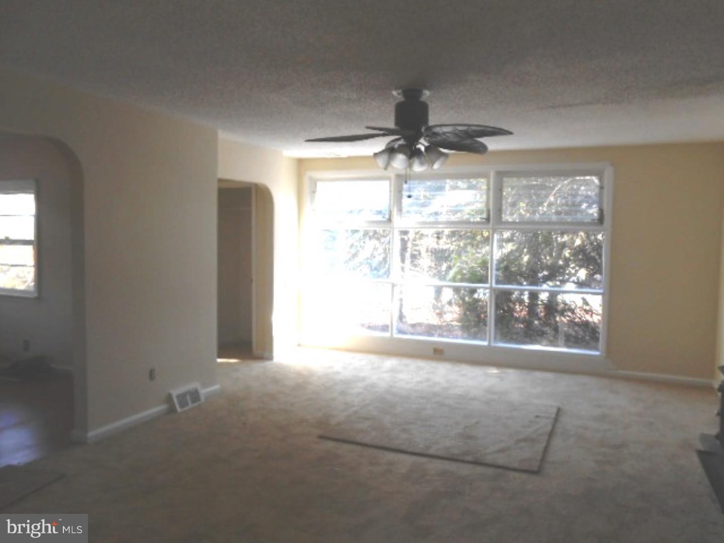 900 Forklanding Road Cinnaminson, NJ 08052 - Photo 5 of 7 Gallery Image 5