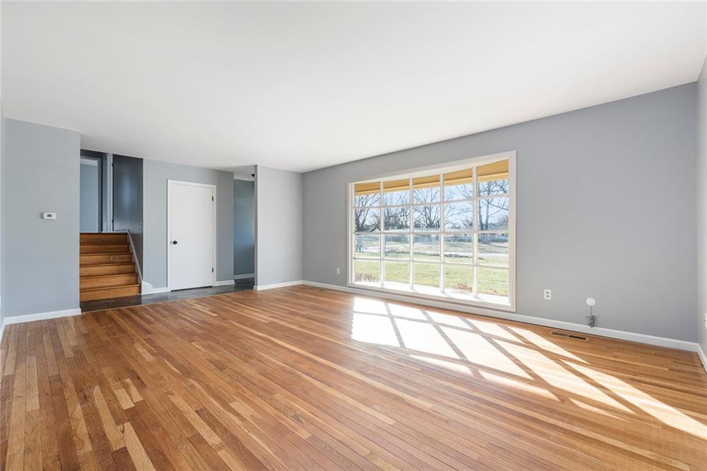 6459 Brokenhurst Road Indianapolis, IN 46220 - Photo 4 of 22 Gallery Image 4