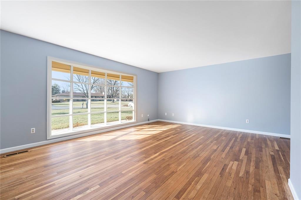 6459 Brokenhurst Road Indianapolis, IN 46220 - Photo 5 of 22 Gallery Image 5