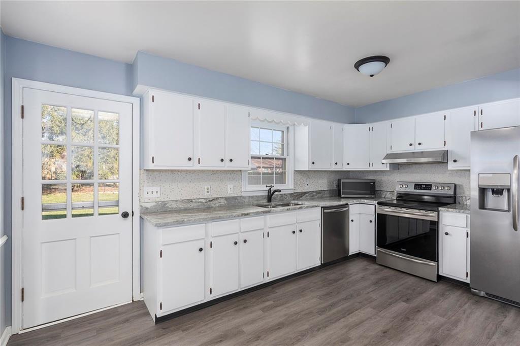 6459 Brokenhurst Road Indianapolis, IN 46220 - Photo 9 of 22 Gallery Image 9