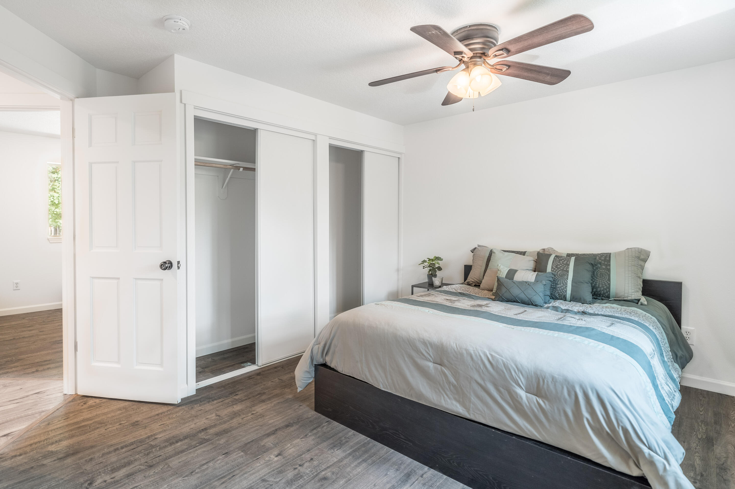55726 Swan Road Bend, OR 97707 - Photo 15 of 31 Master Bedroom