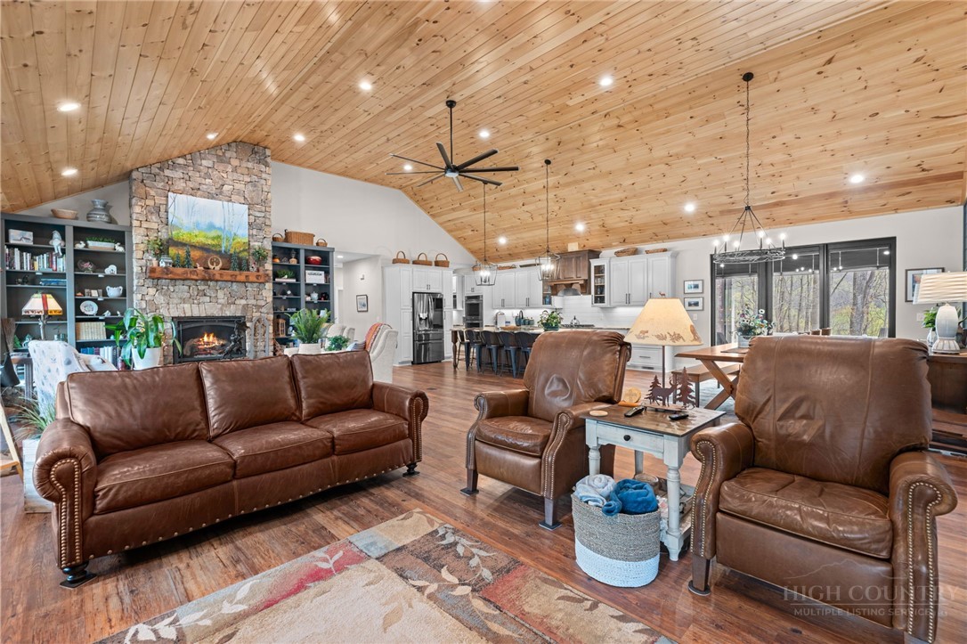 8406 Three Top Road Todd, NC 28684 - Photo 7 of 46