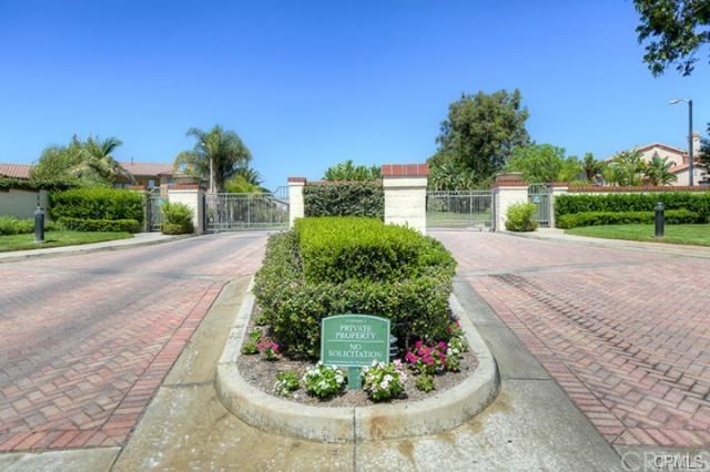 10108 Marchant Avenue Tustin, CA 92782 - Photo 14 of 15 a view of a garden