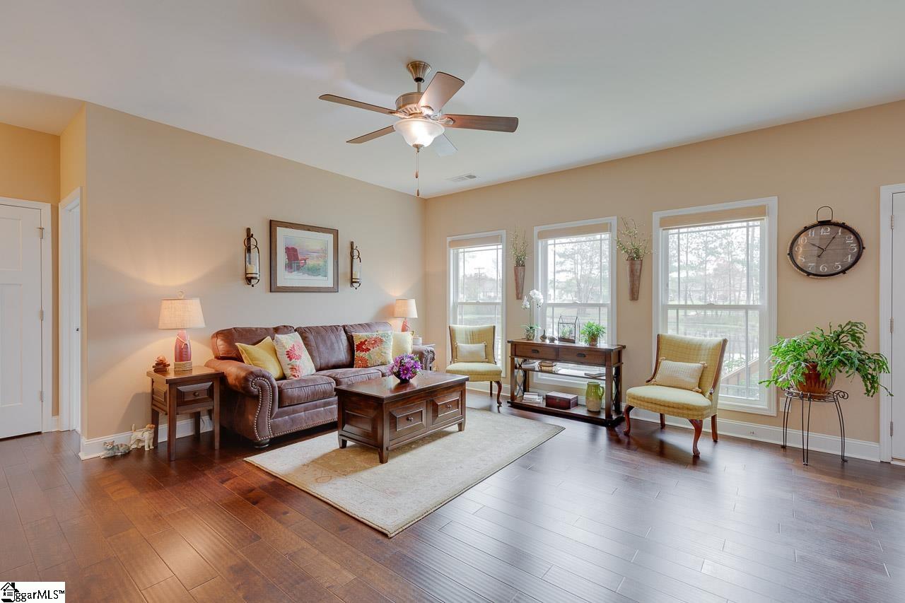 520 Garrett Street Fountain Inn, SC 29644 - Photo 4 of 31 Gallery Image 4