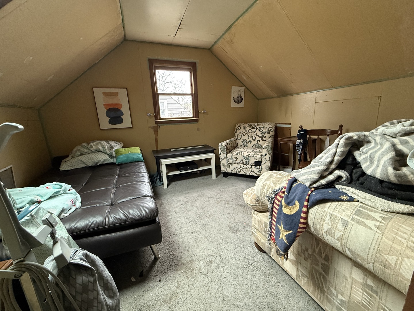 54 Apache Street Park Forest, IL 60466 - Photo 12 of 21 a living room with furniture chess board and a couch