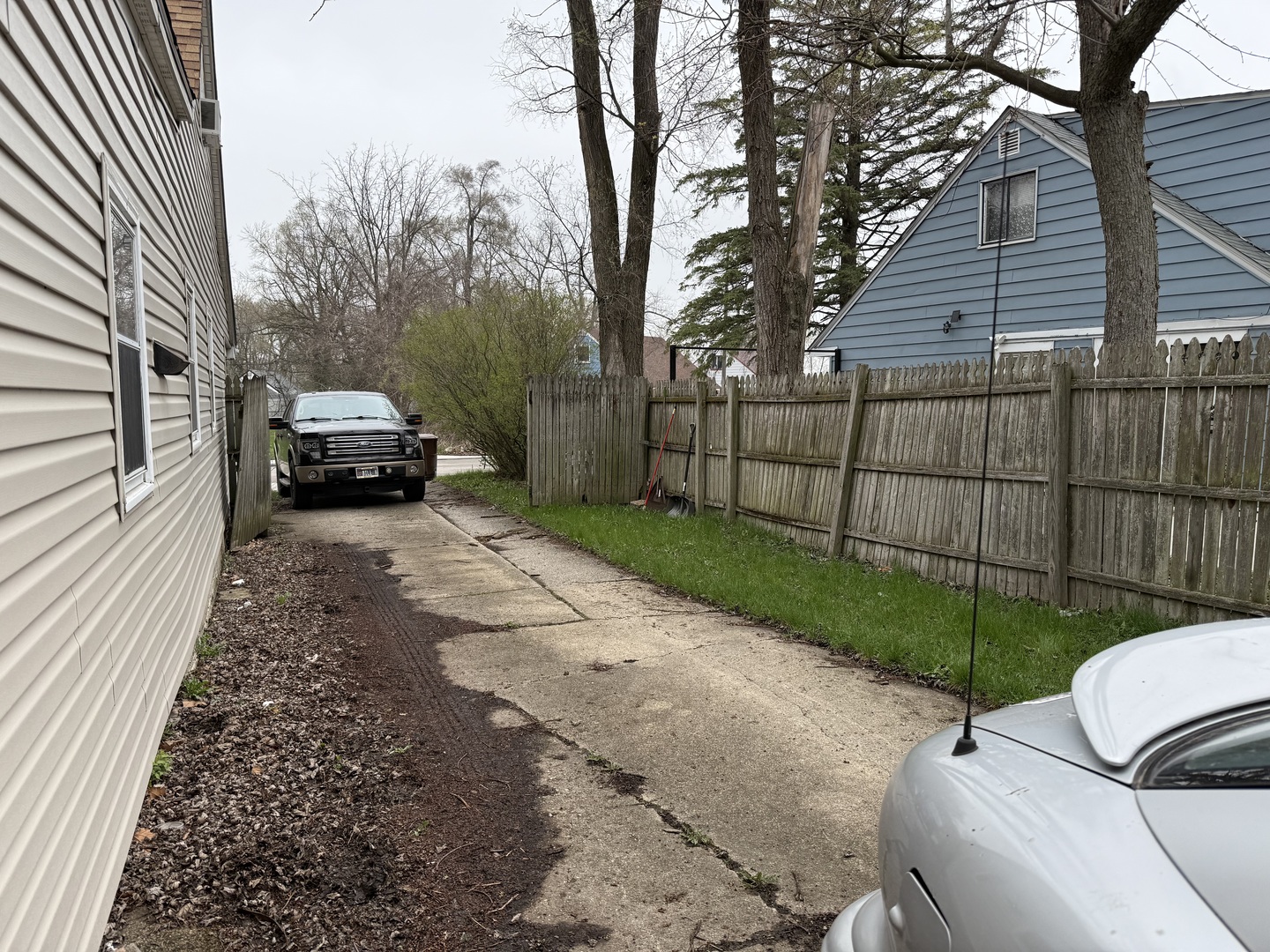 54 Apache Street Park Forest, IL 60466 - Photo 19 of 21 a view of a back yard of the house