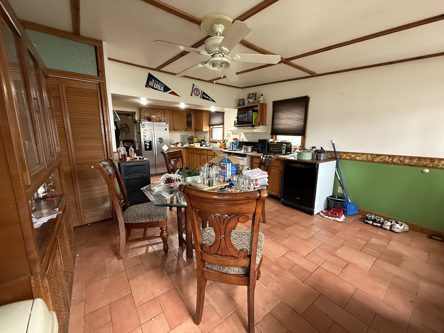 54 Apache Street Park Forest, IL 60466 - Photo 7 of 21 a outdoor space with furniture a flat screen tv and a sink
