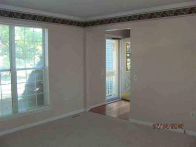 750 Berry Nook Lane Rochester, MI 48307 - Photo 8 of 14 20250507-7.JPG