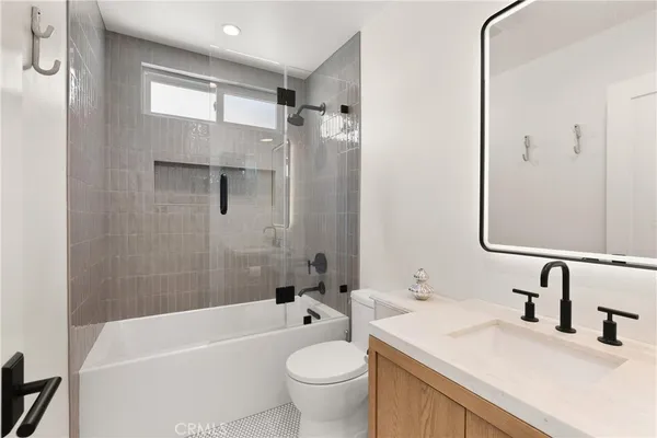 $9,500 | 617 1/2 Acacia Avenue, Corona del Mar, CA 92625