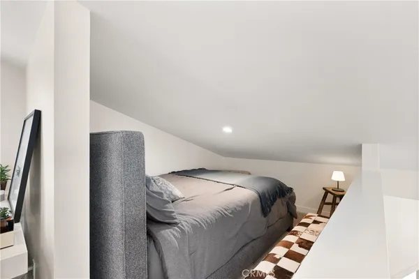 $9,500 | 617 1/2 Acacia Avenue, Corona del Mar, CA 92625