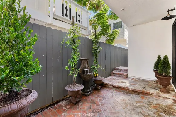 $9,500 | 617 1/2 Acacia Avenue, Corona del Mar, CA 92625