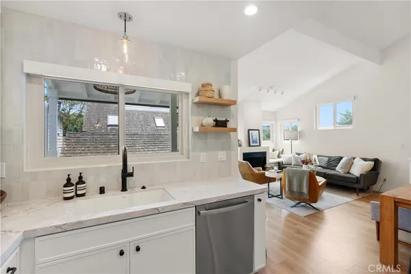 $9,500 | 617 1/2 Acacia Avenue, Corona del Mar, CA 92625