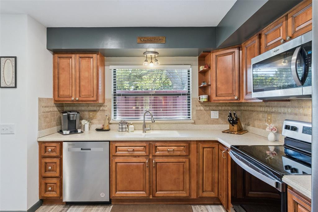 664 Clubhouse Road Winter Haven, FL 33884 - Photo 8 of 33