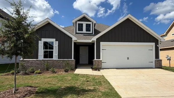 $258,490 | 3013 Hidden Vly Drive, Lindale, TX 75771