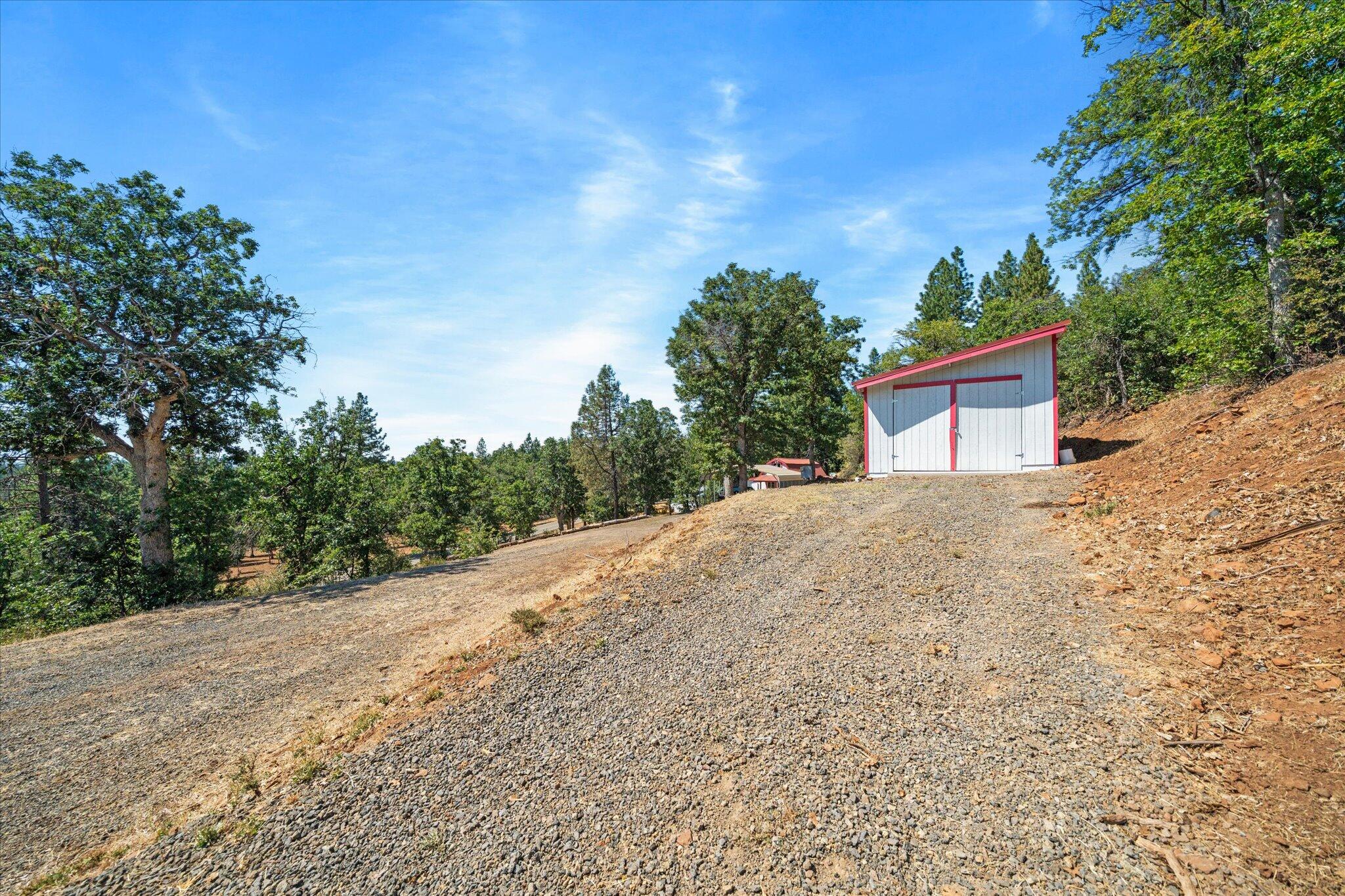 30075 Day Road McArthur, CA 96056 - Photo 26 of 37 29-BiggerFlow Real Estate Media-27