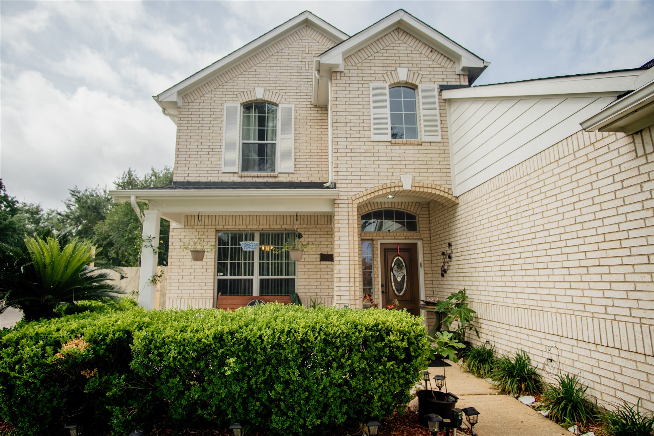 9214 Windy Spring Court Houston, TX 77089 - Photo 2 of 28