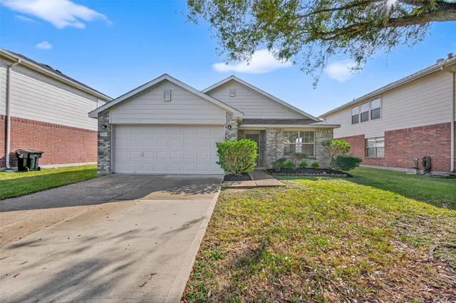 $2,100 | 1319 Emilee Court, Rosenberg, TX 77471