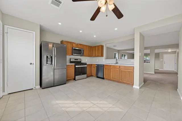 $2,100 | 1319 Emilee Court, Rosenberg, TX 77471