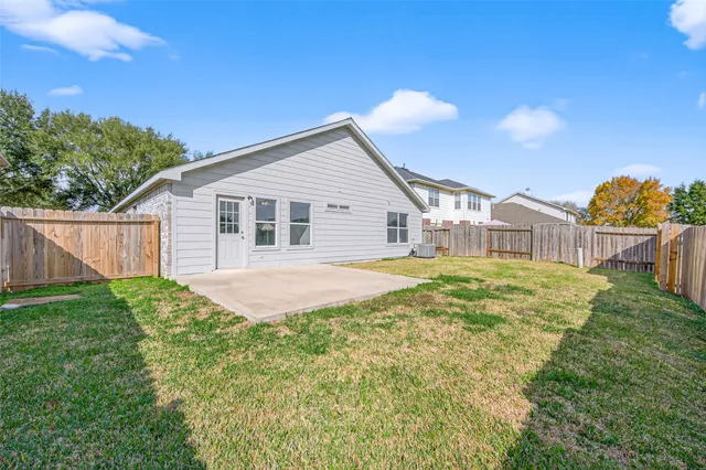 $2,100 | 1319 Emilee Court, Rosenberg, TX 77471