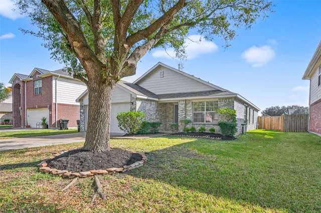 $2,100 | 1319 Emilee Court, Rosenberg, TX 77471