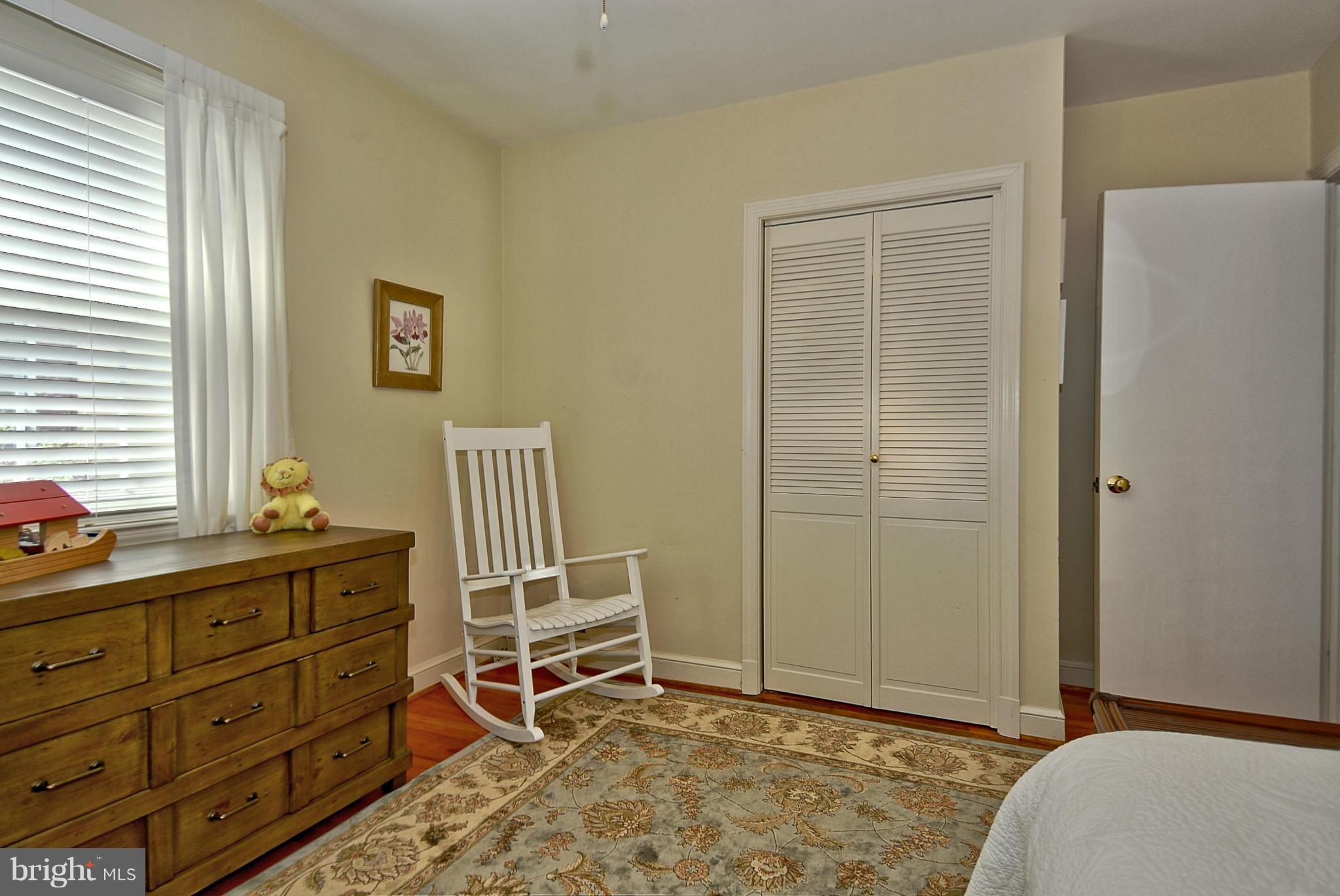 4712 Edgefield Road Bethesda, MD 20814 - Photo 13 of 26 3rd Bedroom - Main Level