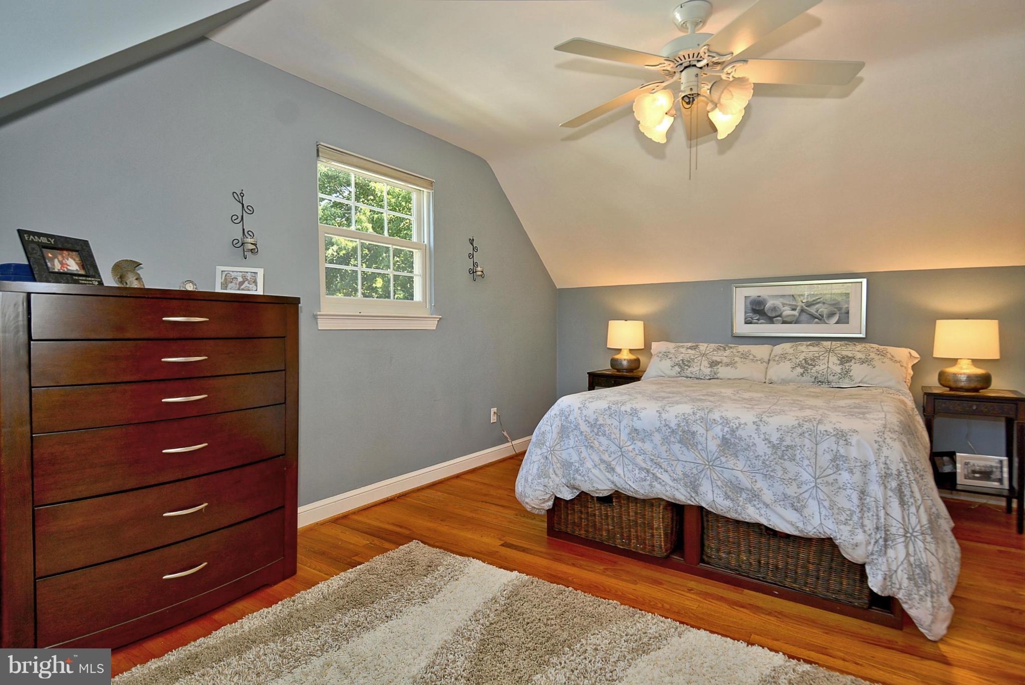 4712 Edgefield Road Bethesda, MD 20814 - Photo 17 of 26 Bedroom (Master) - Upper Level