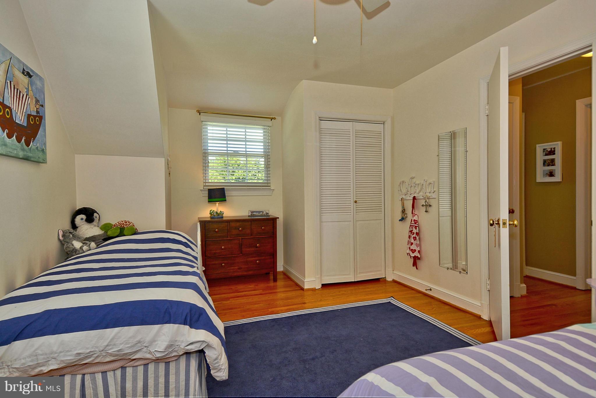 4712 Edgefield Road Bethesda, MD 20814 - Photo 19 of 26 2nd Bedroom - Upper Level