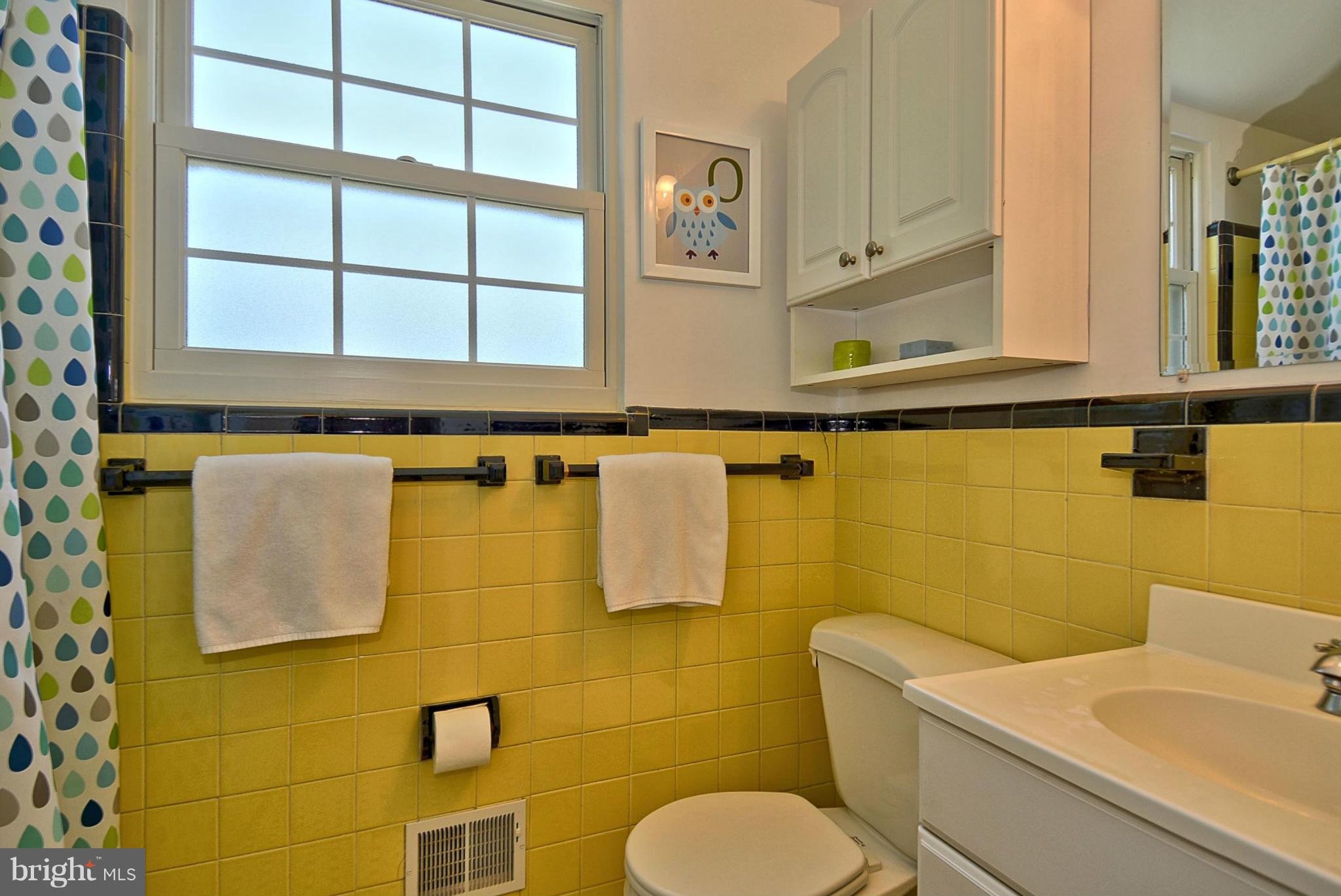 4712 Edgefield Road Bethesda, MD 20814 - Photo 21 of 26 Bath - Upper Level