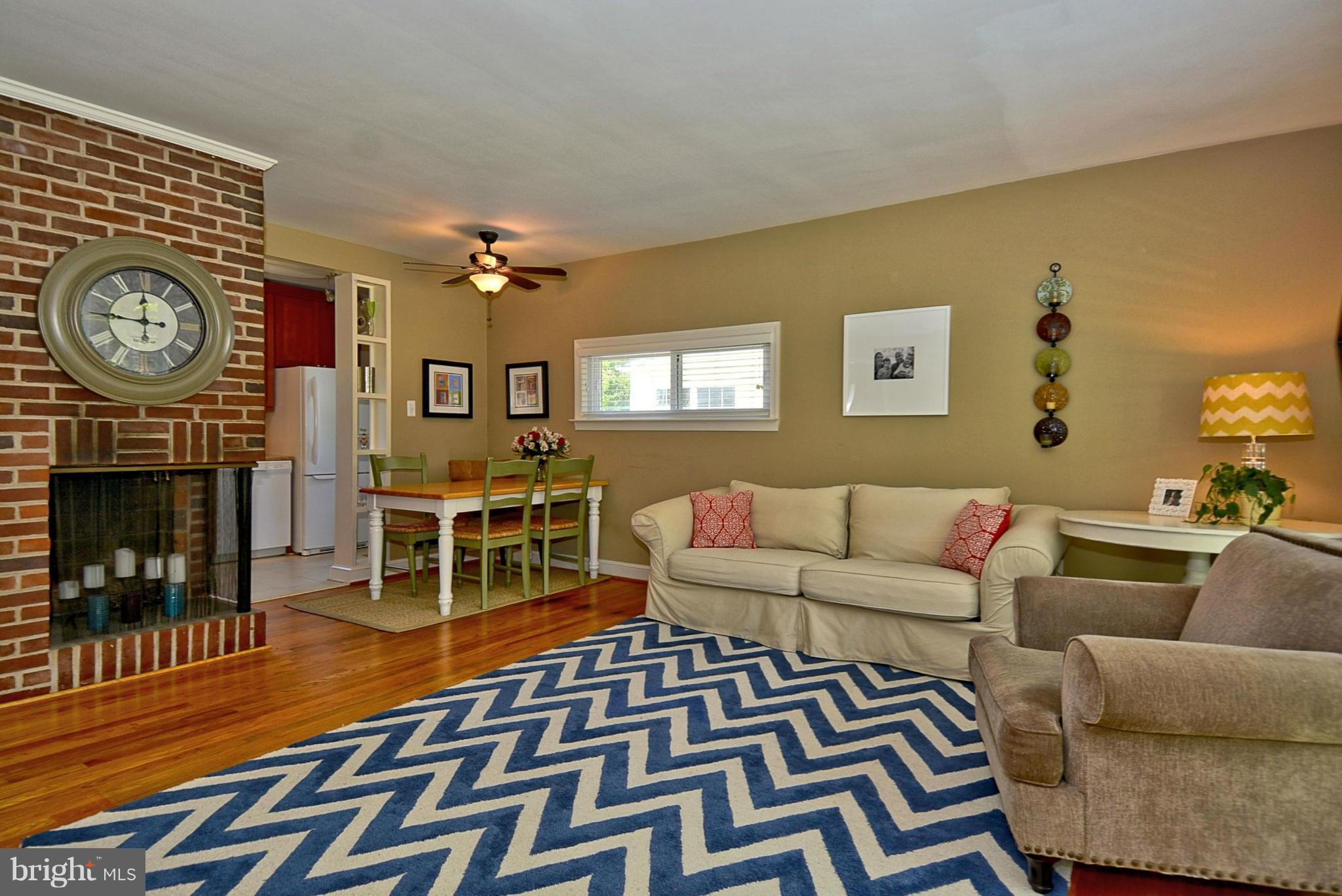4712 Edgefield Road Bethesda, MD 20814 - Photo 4 of 26 Living Room