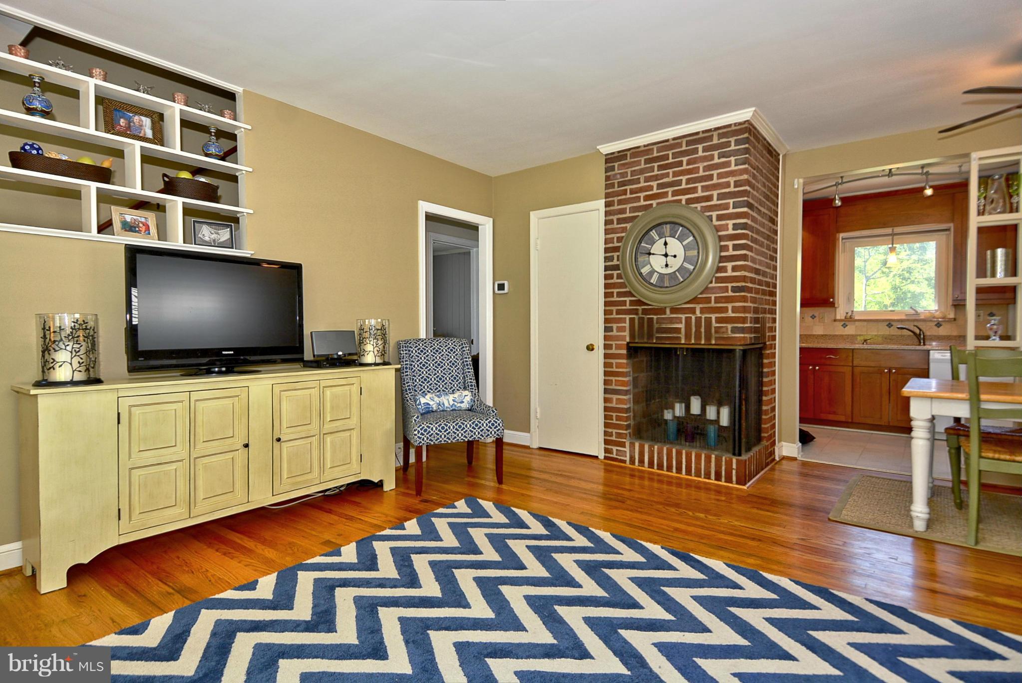 4712 Edgefield Road Bethesda, MD 20814 - Photo 5 of 26 Living Room