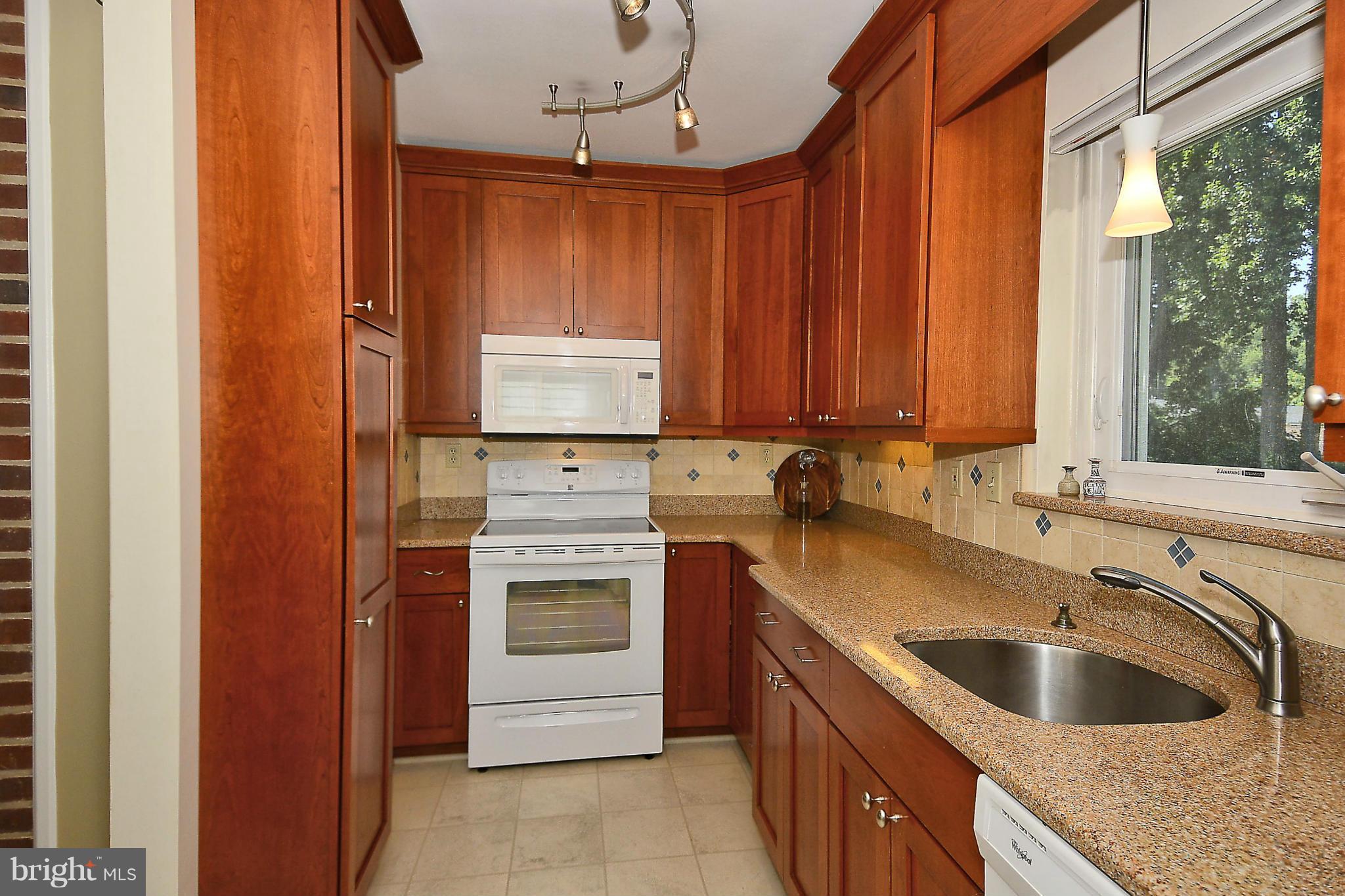 4712 Edgefield Road Bethesda, MD 20814 - Photo 7 of 26 Kitchen