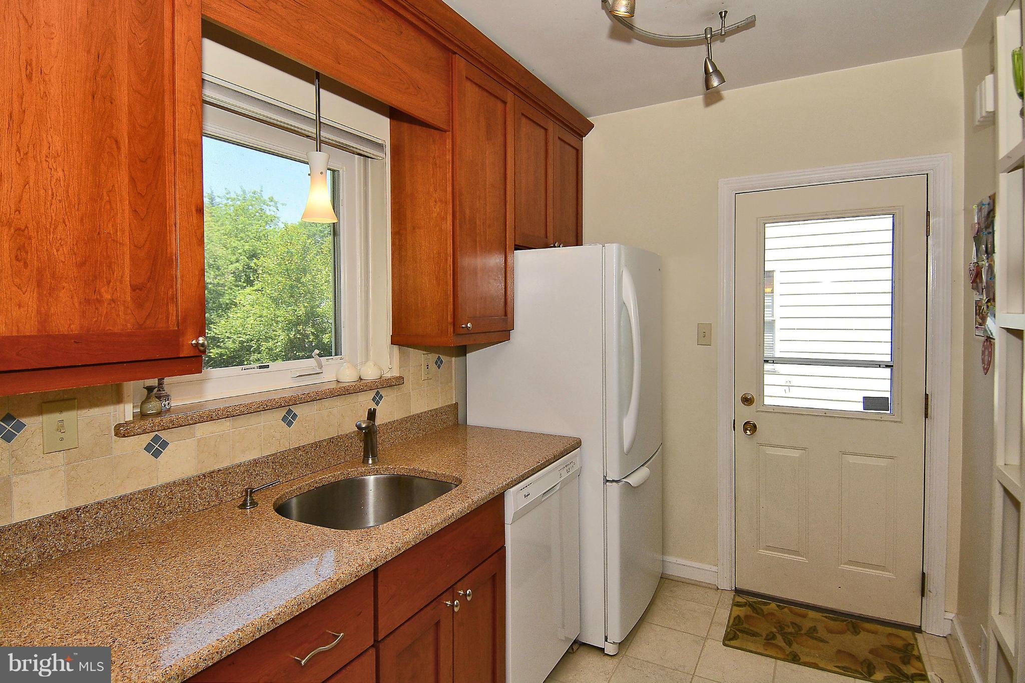 4712 Edgefield Road Bethesda, MD 20814 - Photo 8 of 26 Kitchen