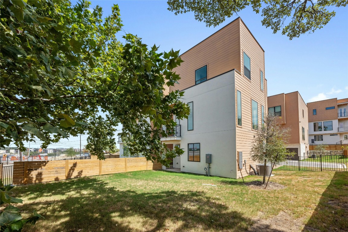 6821 Wolfcreek Pass, Unit 2 Austin, TX 78749 - Photo 32 of 34